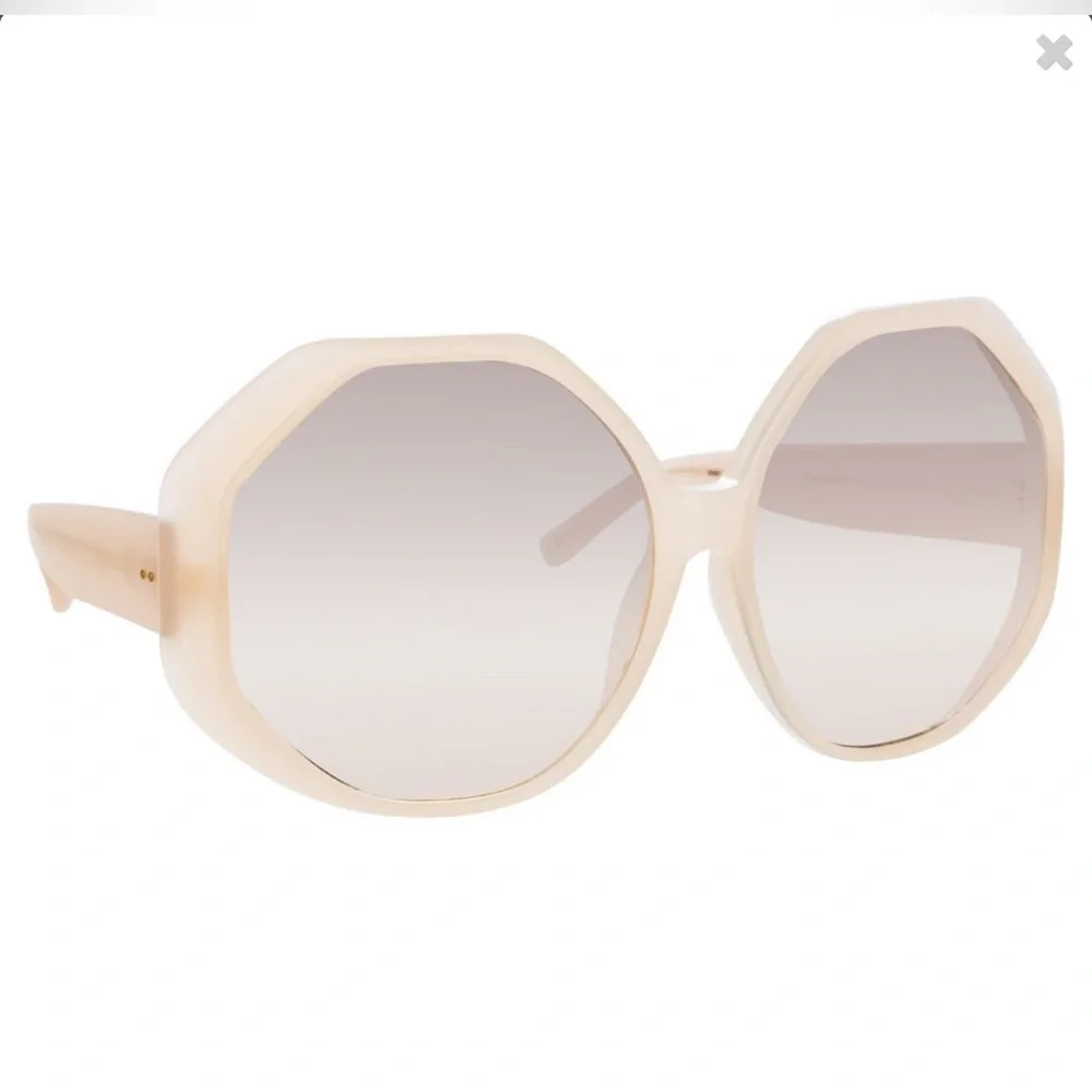 SUNGLASSES SOIRÉE LIVE LISTING